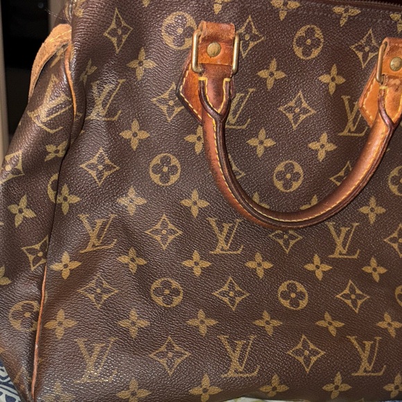 Louis Vuitton Handbags - LV Authentic speedy some flaws see pics